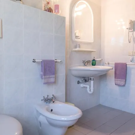 Sleeps 4 Pool Wifi T571377