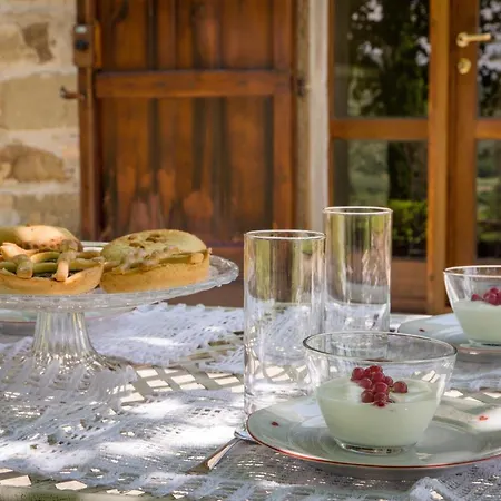 Sleeps 4 Pool Wifi T571377 Willa Sant'Enea